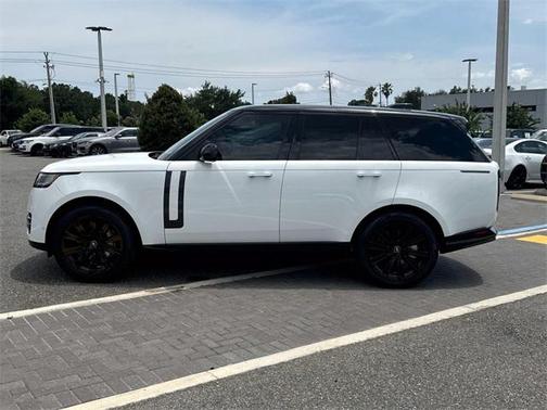 2025 Land Rover Range Rover P400 SE