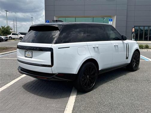 2025 Land Rover Range Rover P400 SE