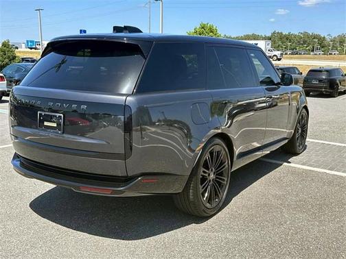 2025 Land Rover Range Rover P400 SE 7 Seat