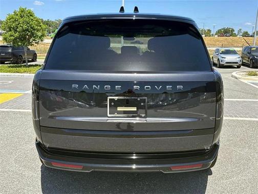 2025 Land Rover Range Rover P400 SE 7 Seat