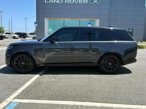 2025 Land Rover Range Rover P400 SE 7 Seat
