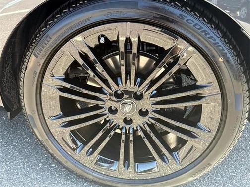 2025 Land Rover Range Rover P400 SE 7 Seat