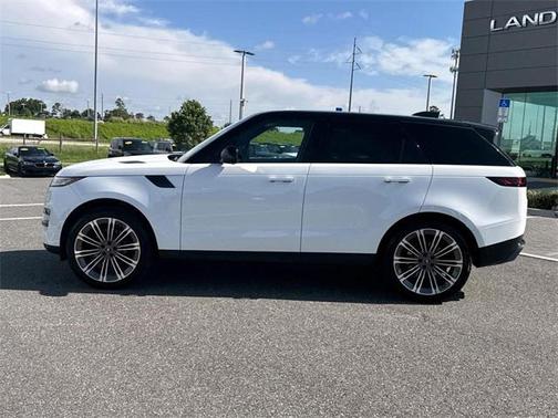 2024 Land Rover Range Rover Sport SE