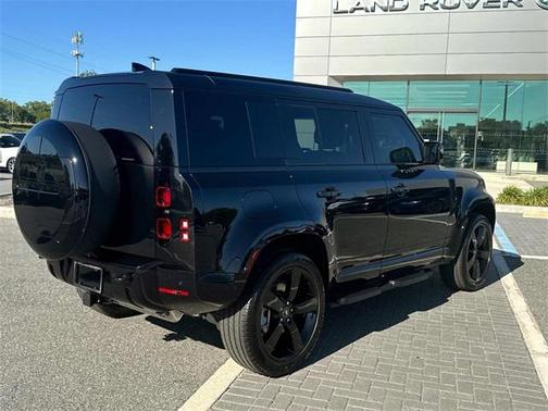 2025 Land Rover Defender 110 P400 X-Dynamic SE