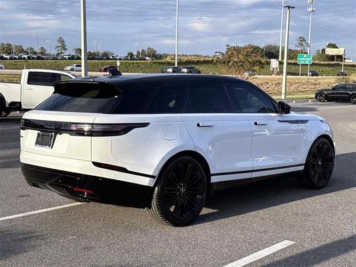 2026 Land Rover Range Rover Velar P250 SE R-Dynamic