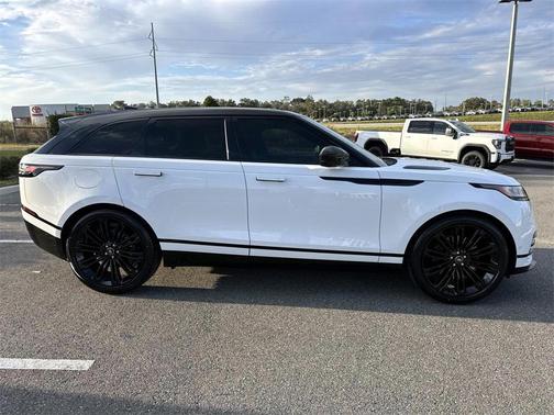 2026 Land Rover Range Rover Velar P250 SE R-Dynamic