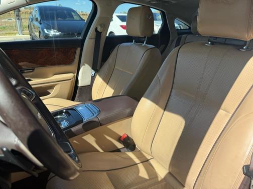 2019 Jaguar XJ R-Sport