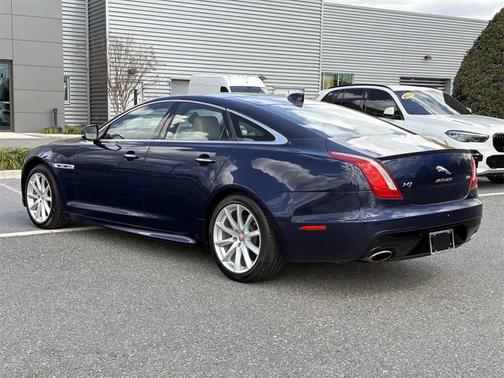 2019 Jaguar XJ R-Sport