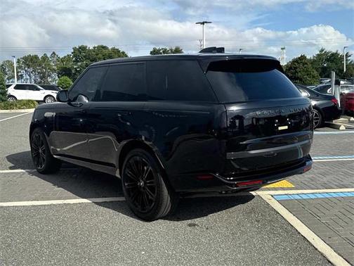 2025 Land Rover Range Rover P530 SE
