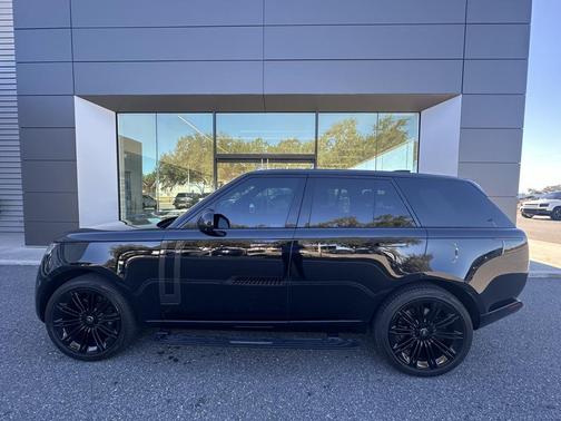 2023 Land Rover Range Rover P530 SE