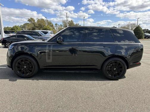 2023 Land Rover Range Rover P530 SE