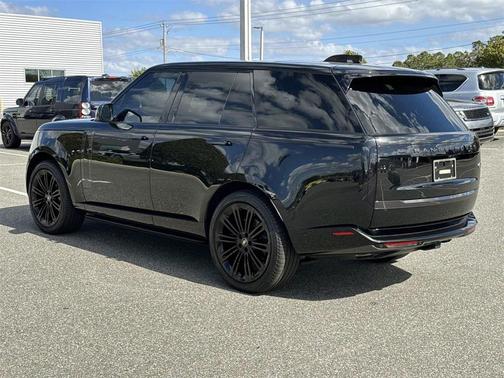 2023 Land Rover Range Rover P530 SE