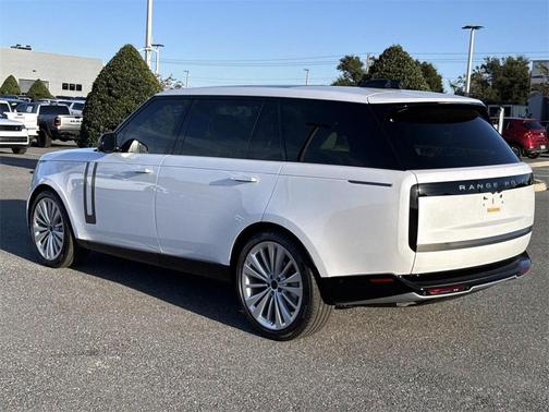 2026 Land Rover Range Rover P400 SE 7 Seat