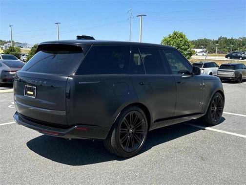 2025 Land Rover Range Rover P530 SE