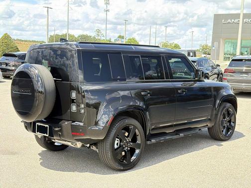 Santorini Black Metallic 2026 Land Rover Defender P400 X-Dynamic SE