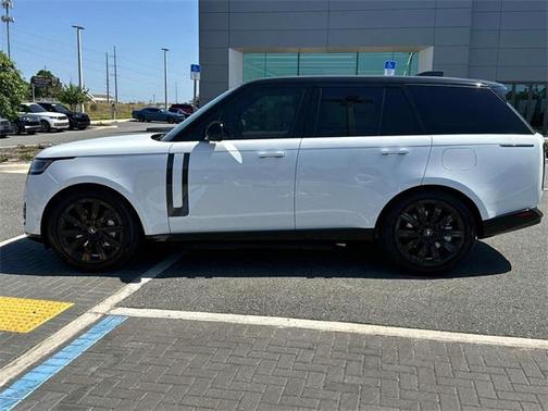 2025 Land Rover Range Rover P550e SE