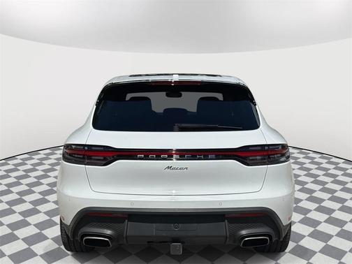2023 Porsche Macan Base