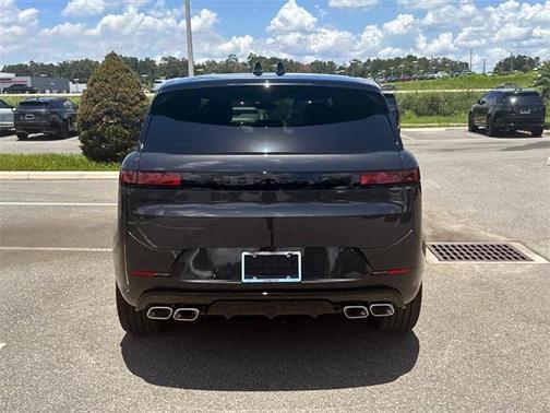 2025 Land Rover Range Rover Sport SE