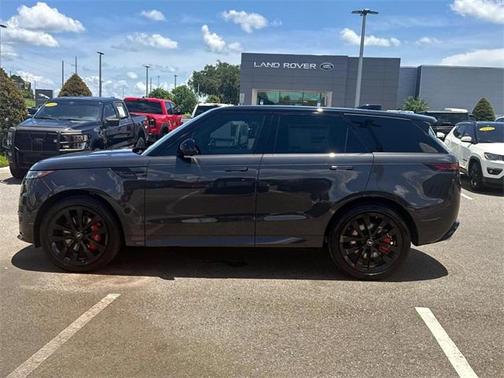 2025 Land Rover Range Rover Sport SE