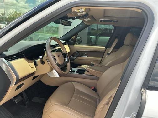 2024 Land Rover Range Rover P400 SE