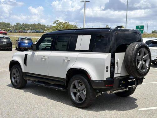 Borasco Grey Metallic 2026 Land Rover Defender P400 X-Dynamic SE