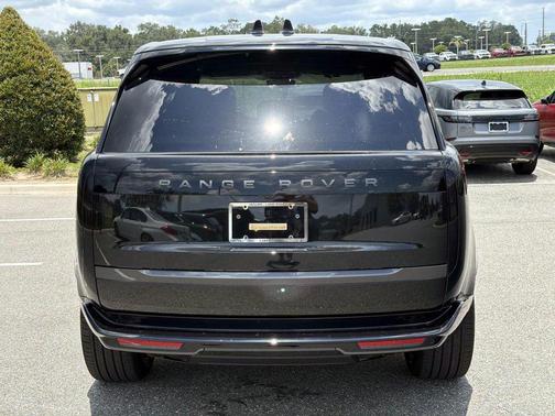 Santorini Black Metallic 2026 Land Rover Range Rover P530 SE 7 Seat