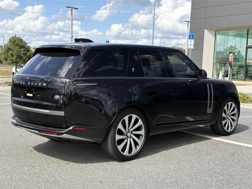 2023 Land Rover Range Rover P400 SE