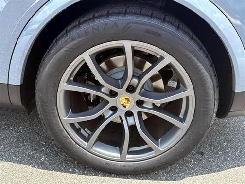 2024 Porsche Cayenne Base
