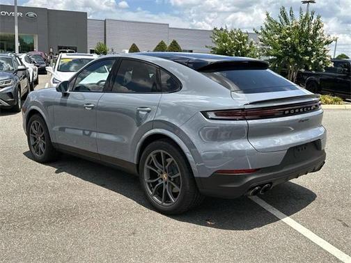 2024 Porsche Cayenne Base