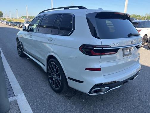 2024 BMW X7 xDrive40i