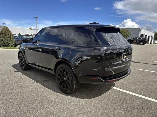 2025 Land Rover Range Rover P550e SE