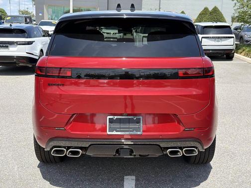 Firenze Red Metallic 2025 Land Rover Range Rover Sport SE