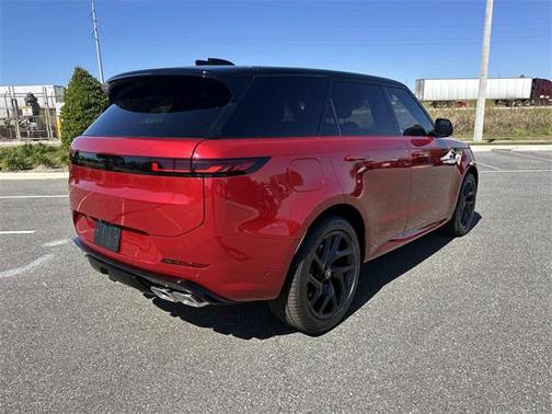 2025 Land Rover Range Rover Sport SE