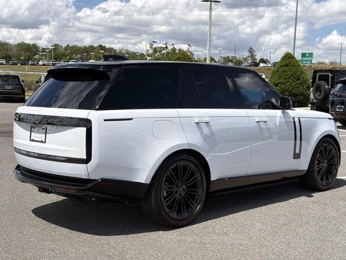 Fuji White 2026 Land Rover Range Rover P530 SE