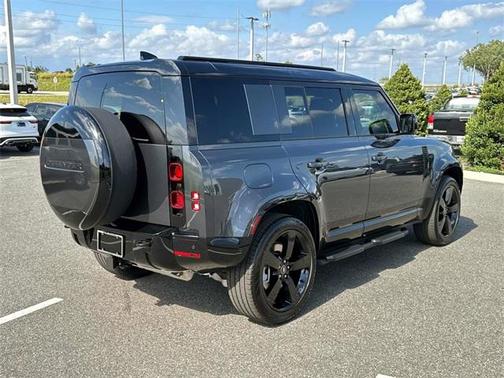 2025 Land Rover Defender 110 P400 X-Dynamic SE