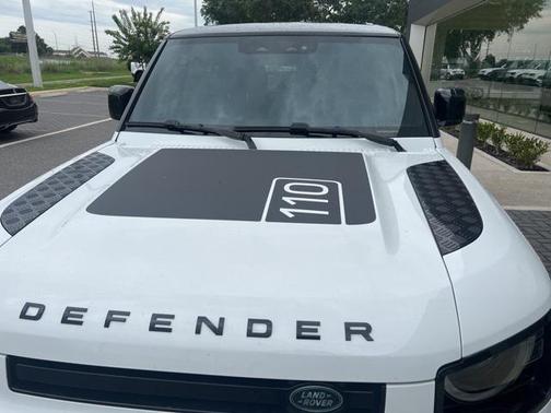 2023 Land Rover Defender 110 X-Dynamic SE