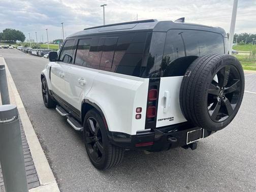 2023 Land Rover Defender 110 X-Dynamic SE