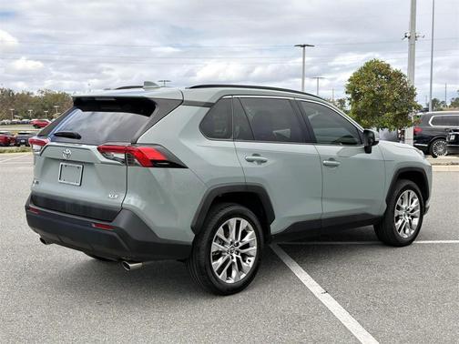 2021 Toyota RAV4 XLE Premium