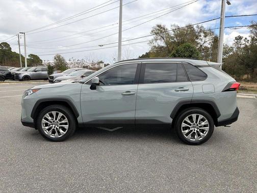 2021 Toyota RAV4 XLE Premium
