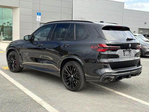 2025 BMW X5 M60i