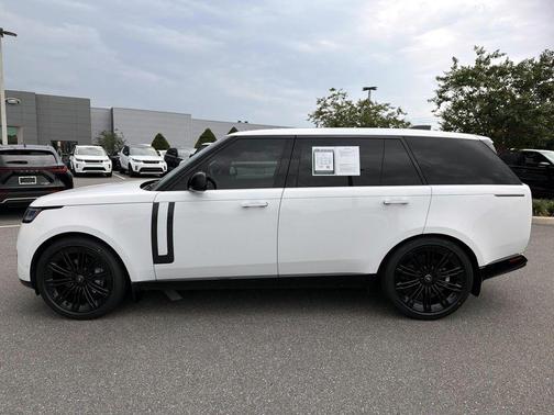 Fuji White 2025 Land Rover Range Rover P400 SE 7 Seat