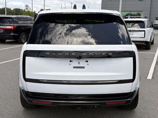 Fuji White 2025 Land Rover Range Rover P400 SE 7 Seat