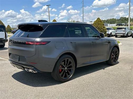 2025 Land Rover Range Rover Sport SE