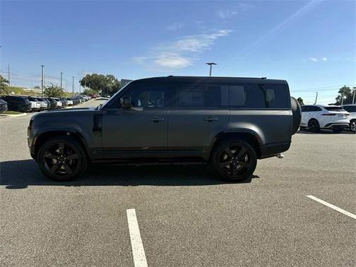 2026 Land Rover Defender V8