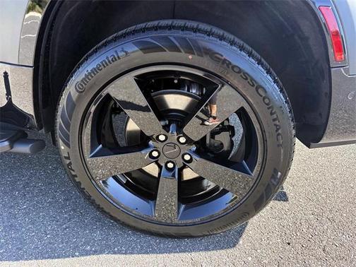 2026 Land Rover Defender V8