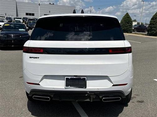 2025 Land Rover Range Rover Sport SE
