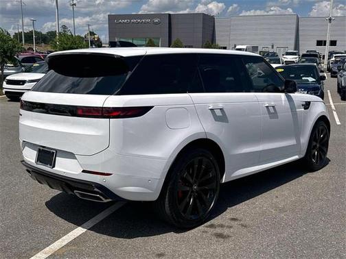 2025 Land Rover Range Rover Sport SE