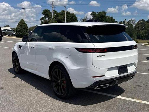 2025 Land Rover Range Rover Sport SE