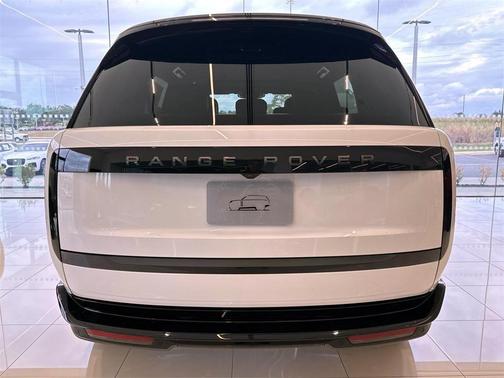 2025 Land Rover Range Rover P400 SE 7 Seat