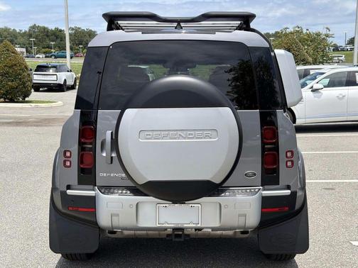 Eiger Grey Metallic 2022 Land Rover Defender 110 SE